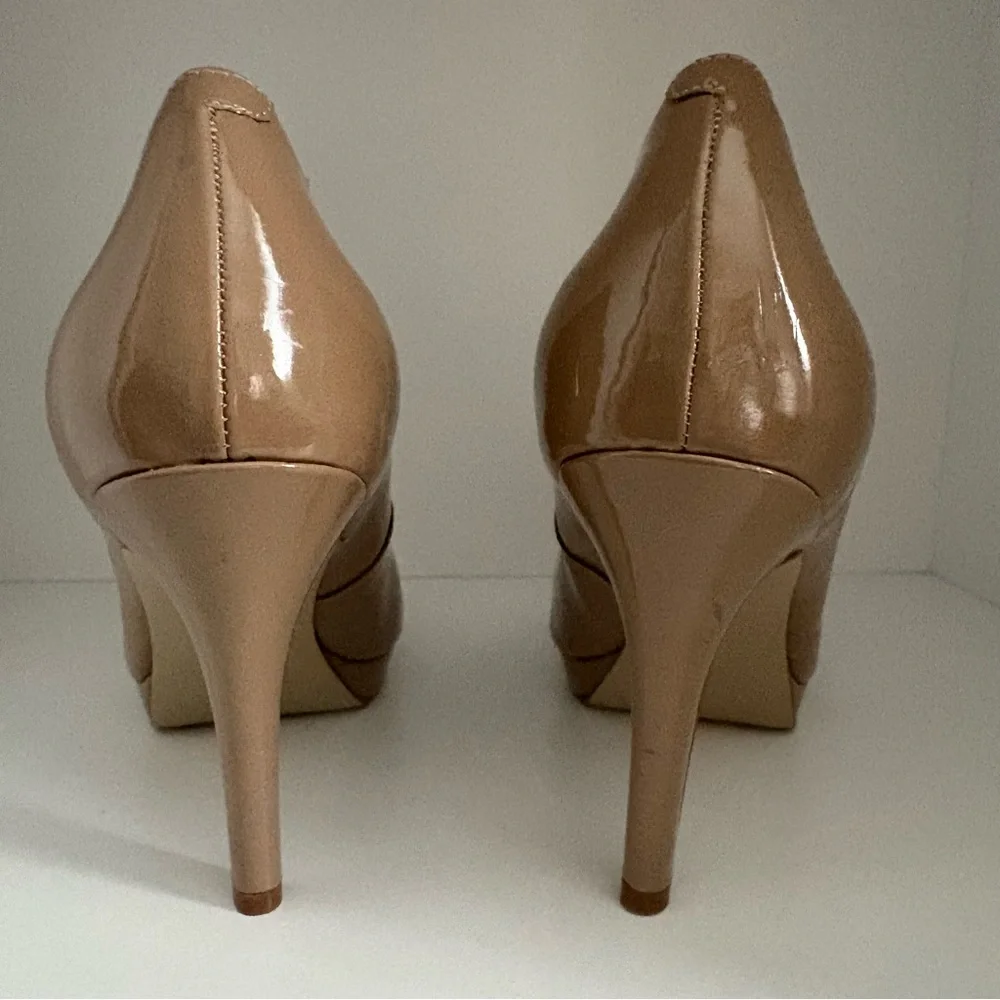 Nine West Women’s Beige Patent Leather Pumps Size 8 – Like New